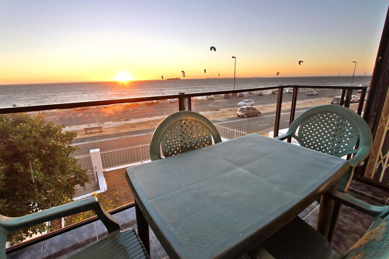 Cap Du Mont Cape Town Apartment Bloubergstrand Bagian luar foto