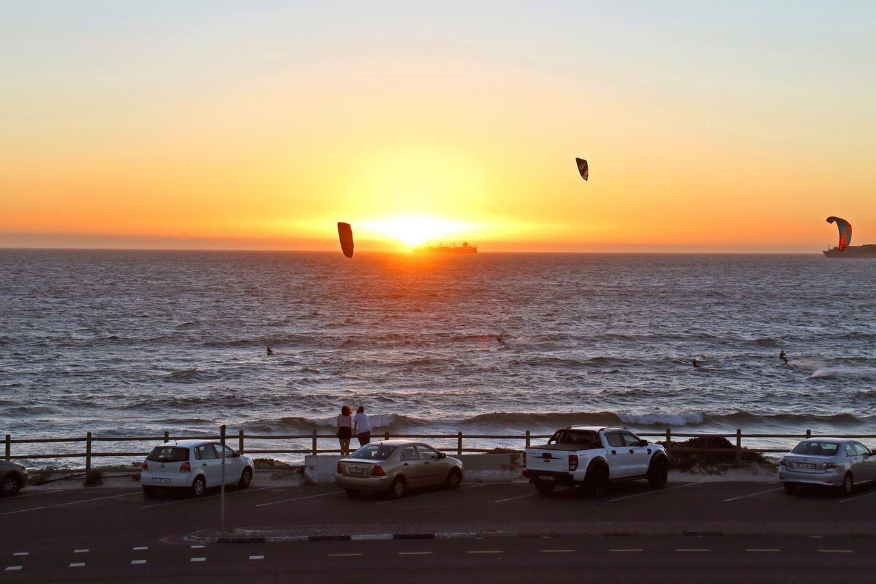 Cap Du Mont Cape Town Apartment Bloubergstrand Bagian luar foto