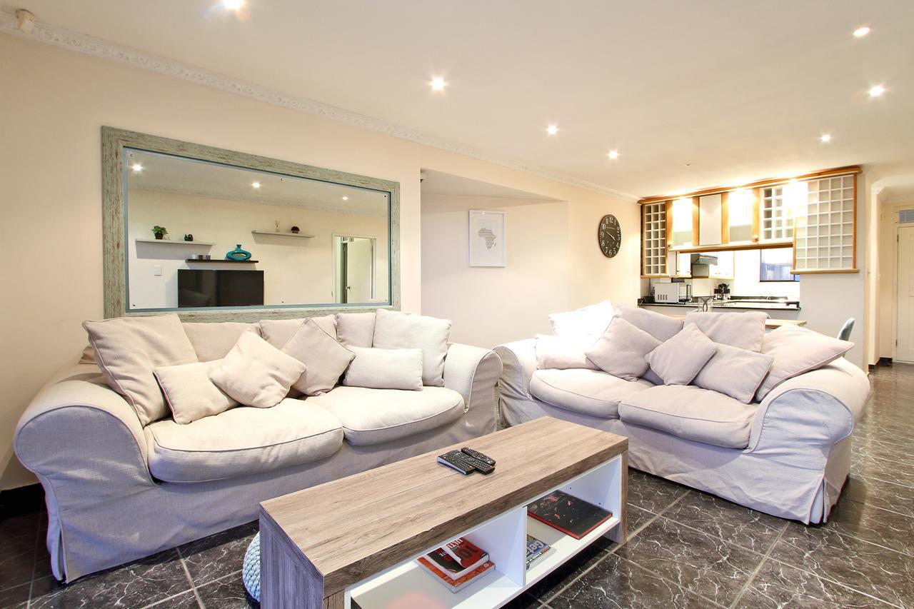 Cap Du Mont Cape Town Apartment Bloubergstrand Bagian luar foto